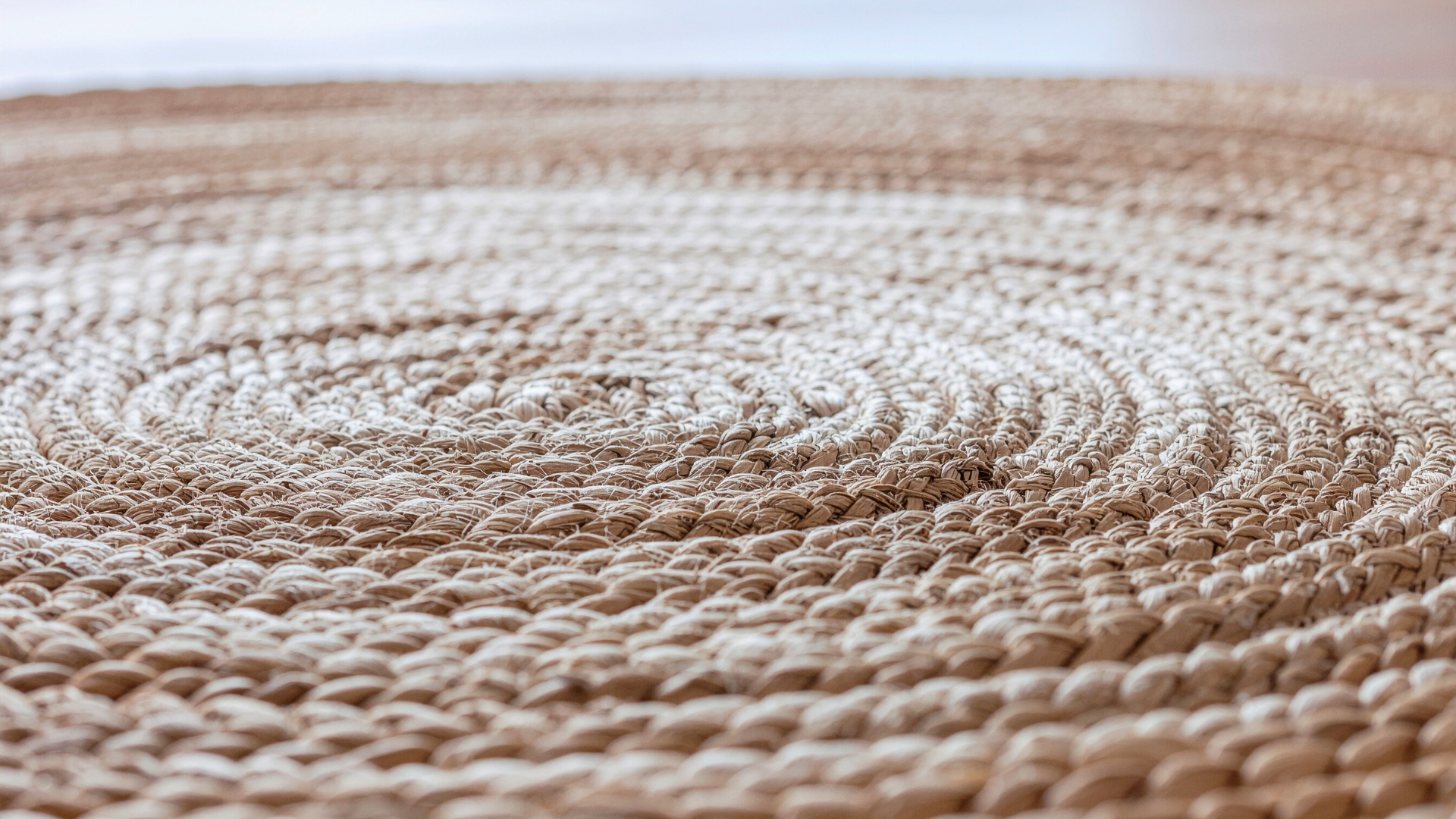 Jüt Halı Nasıl Temizlenir: Suya Dayanır mı? Yıkanır mı?