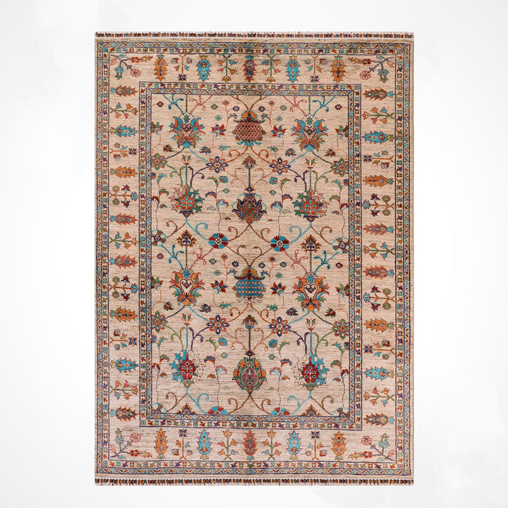 سجادة سلطاني زهرية أصلية منسوجة يدويًا من الصوف بلون بيج مصبوغ بصبغة الجذور، 174 × 234، 4.07 متر مربع - 5 × 8 قدم 