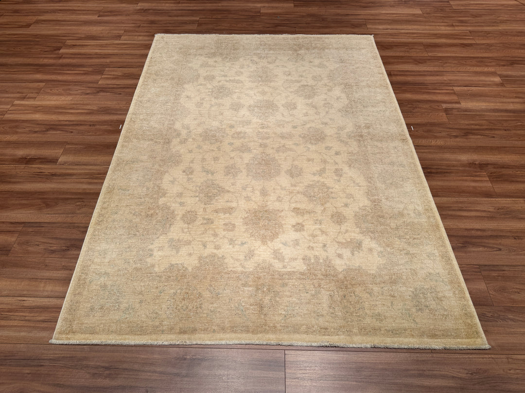 Uşak Original Hand Woven Pastel Vegetable Dyed Wool Carpet 170x237 4.03 Square Meters - 6x8 ft