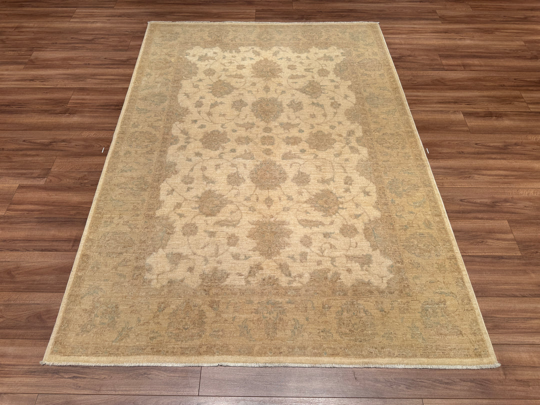 Uşak Original Hand Woven Pastel Vegetable Dyed Wool Carpet 170x237 4.03 Square Meters - 6x8 ft