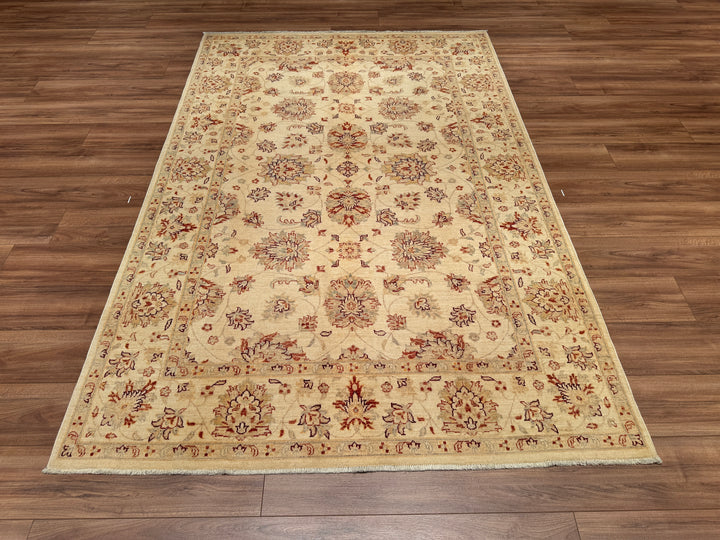 Uşak Original Hand Woven Pastel Vegetable Dyed Wool Carpet 165x249 4.11 Square Meters - 6x8 ft