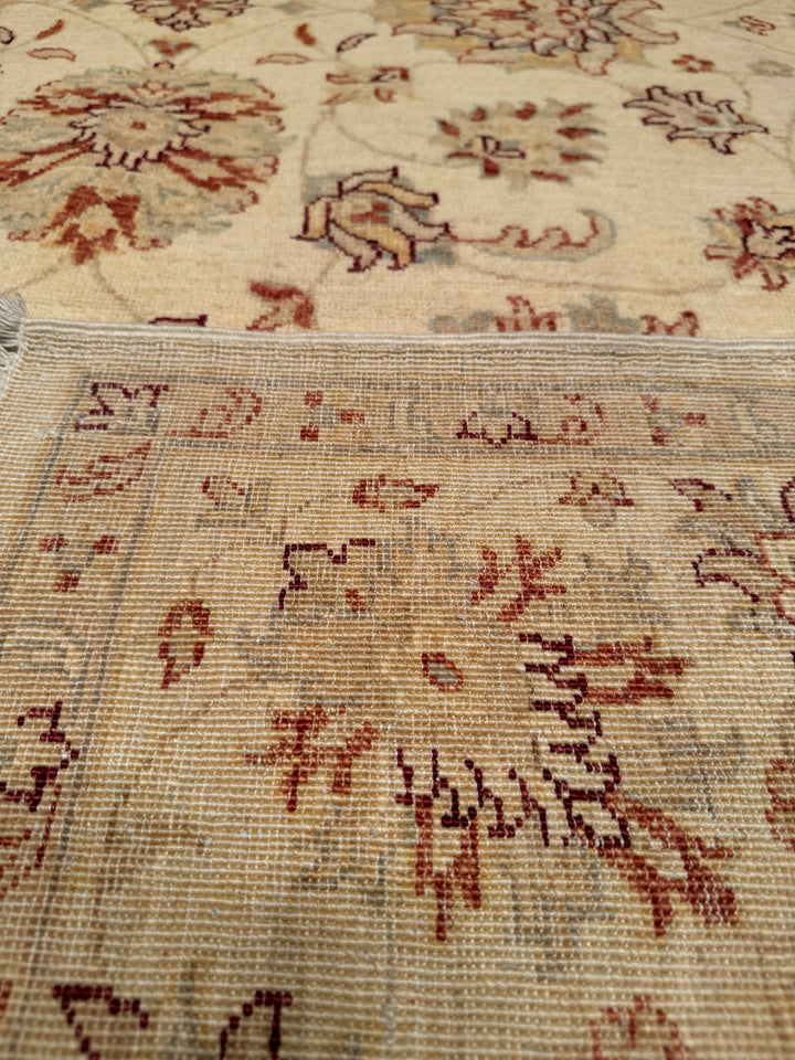 Uşak Original Hand Woven Pastel Vegetable Dyed Wool Carpet 165x249 4.11 Square Meters - 6x8 ft