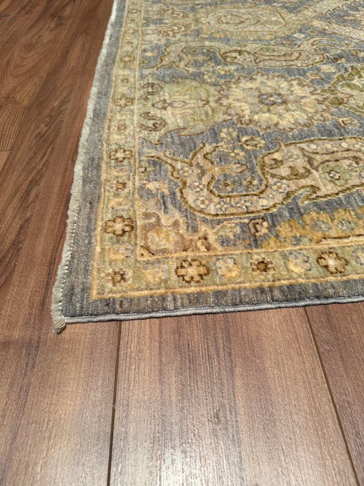 Uşak Original Hand Woven Gray Cream Vegetable Dyed Wool Carpet 167x236 3.94 Square Meters - 6x8 ft