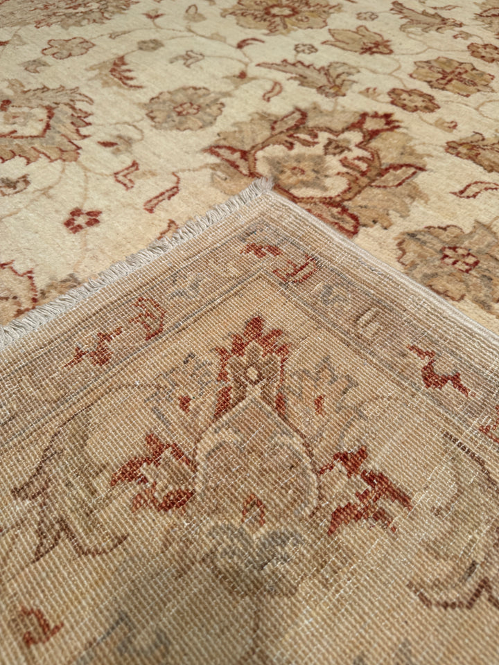 Uşak Original Hand Woven Pastel Vegetable Dyed Wool Carpet 169x239 4.04 Square Meters - 6x8 ft