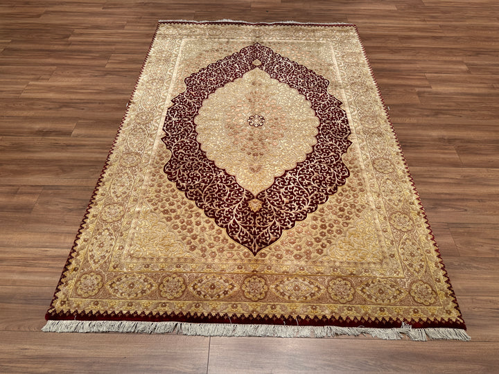 Hint Uşağı Orjinal El Dokuması Bej Kırmızı Yün Bambu Halı 174x259 4.51 Metrekare - 5x8 ft