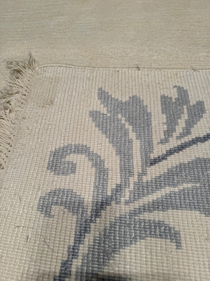 Original Hand Woven White Bamboo Carpet with Damask Pattern 171x242 4.14 Square Meters - 5x8 ft