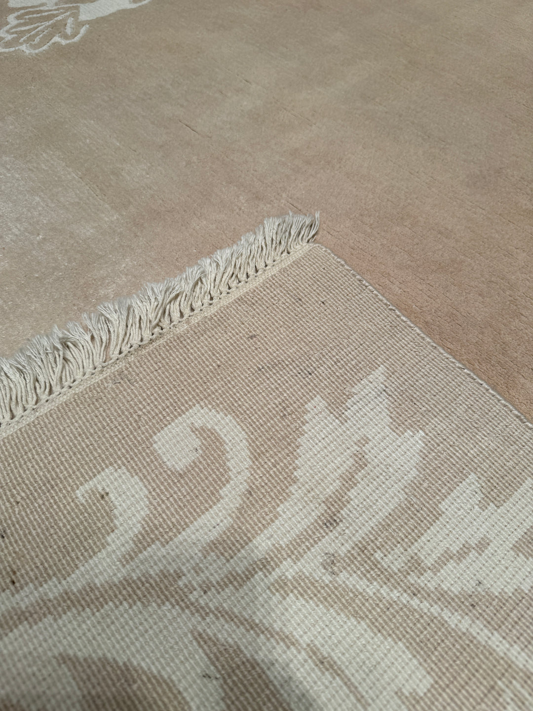 Original Hand Woven Cream Bamboo Carpet with Damask Pattern 168x238 3.99 Square Meters - 5x8 ft