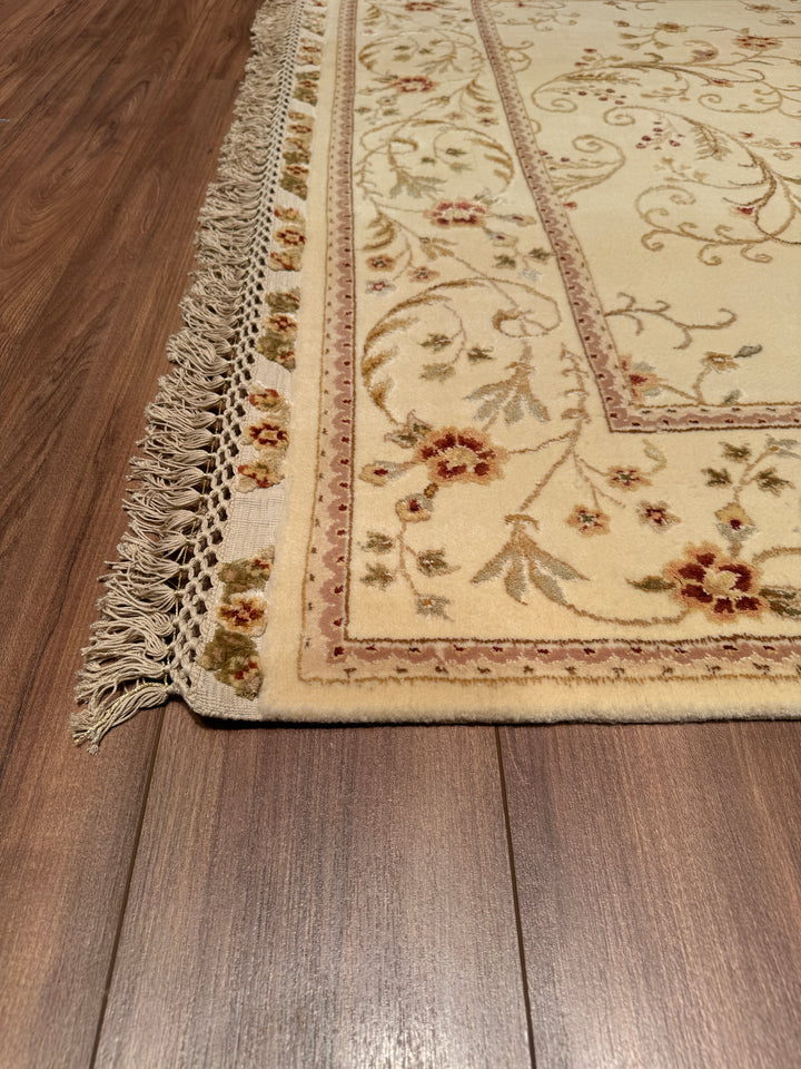 Privat Original Hand Woven Cream Wool Silk Carpet 170x248 4.22 Square Meters - 5x8 ft