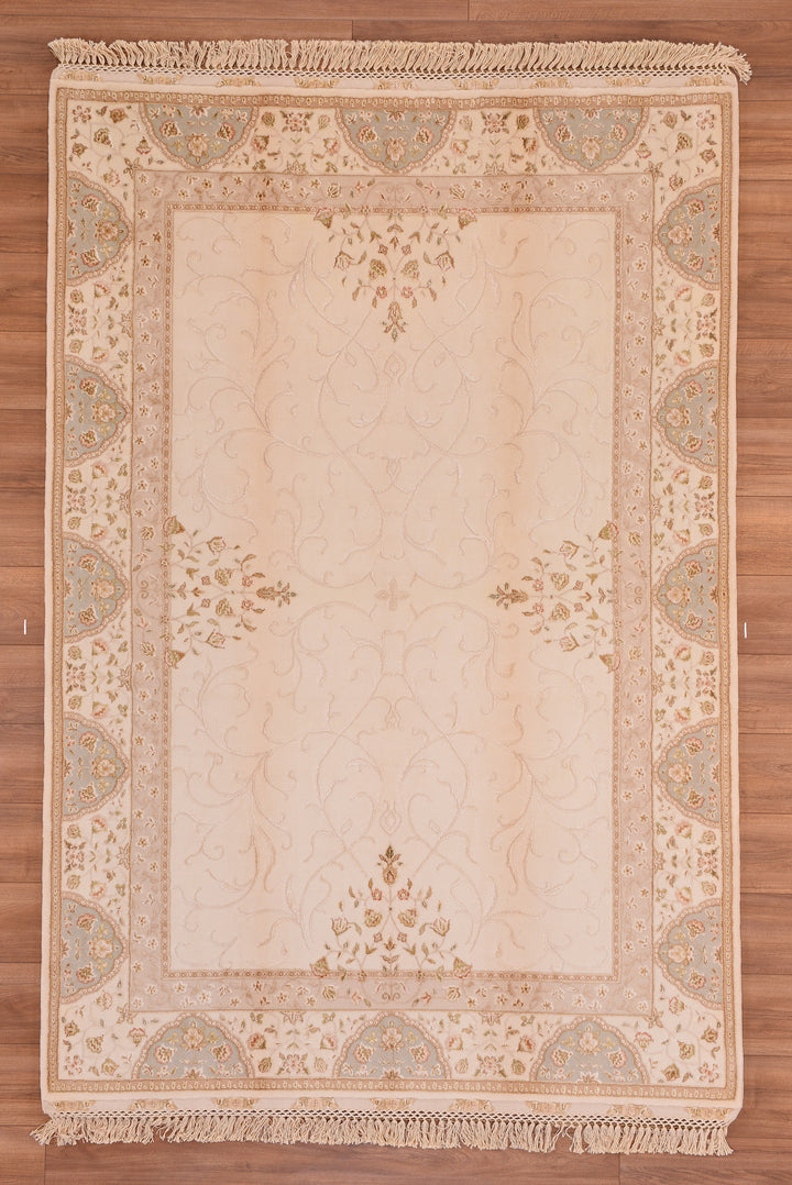 Privat Original Hand Woven Cream Wool Silk Carpet 169x244 4.12 Square Meters - 5x8 ft