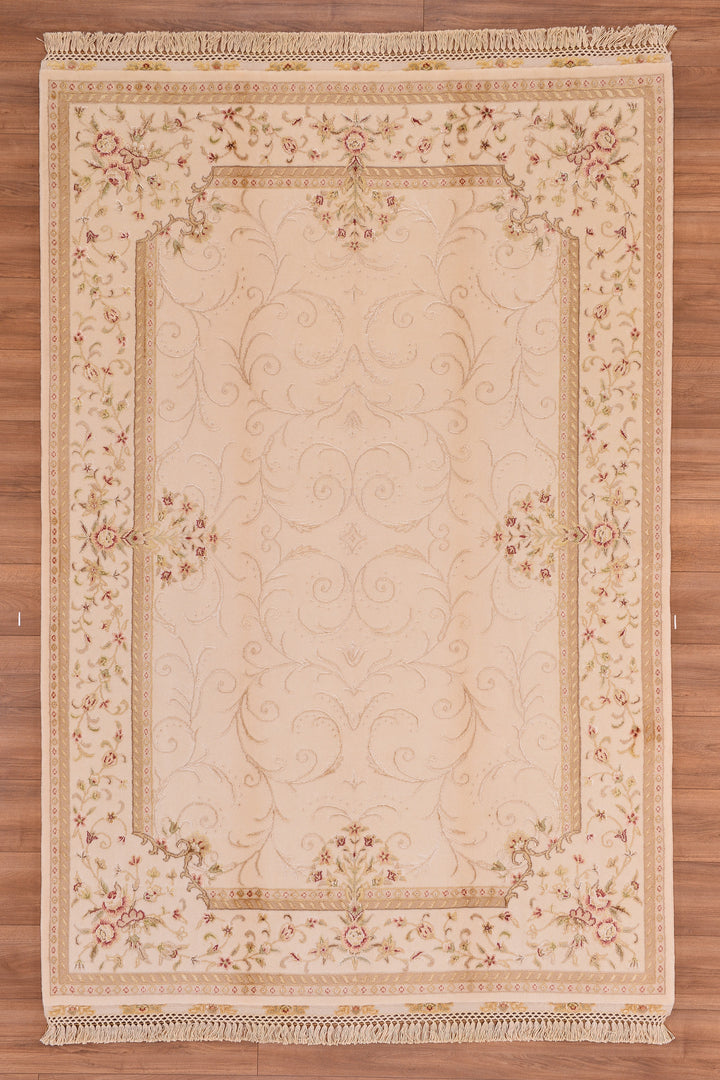 Privat Original Hand Woven Cream Wool Silk Carpet 168x249 4.18 Square Meters - 5x8 ft