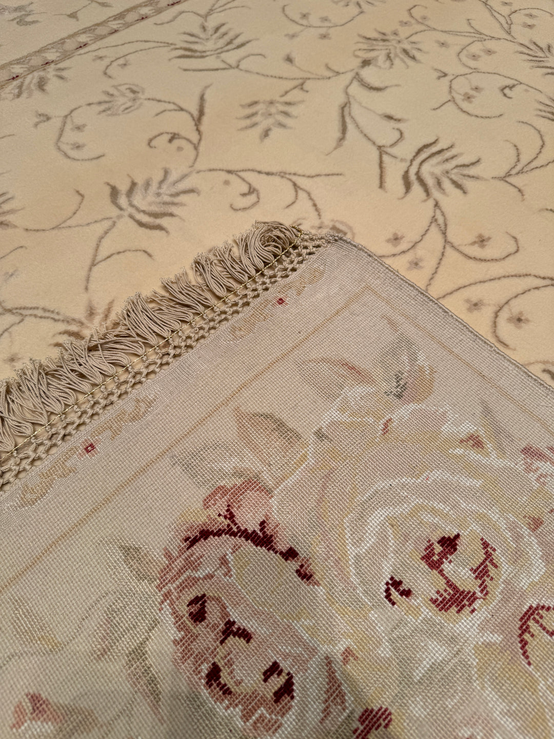 Privat Original Hand Woven Cream Wool Silk Carpet 170x253 4.30 Square Meters - 5x8 ft