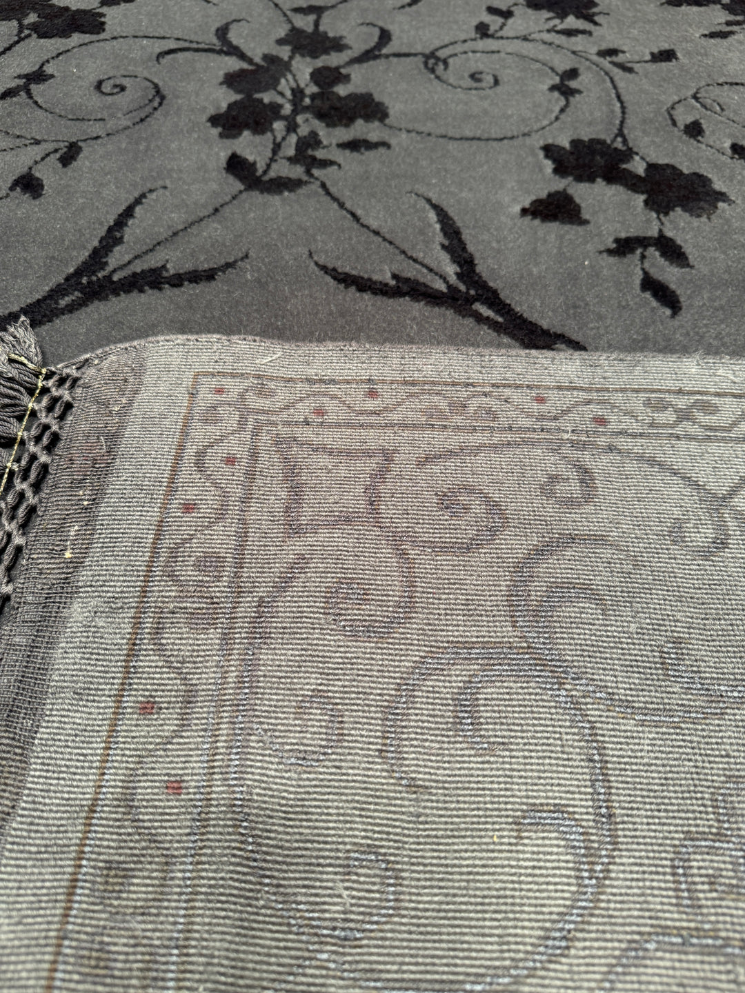 Privat Original Hand Woven Black Wool Silk Carpet 167x246 6.33 Square Meters - 5x8 ft