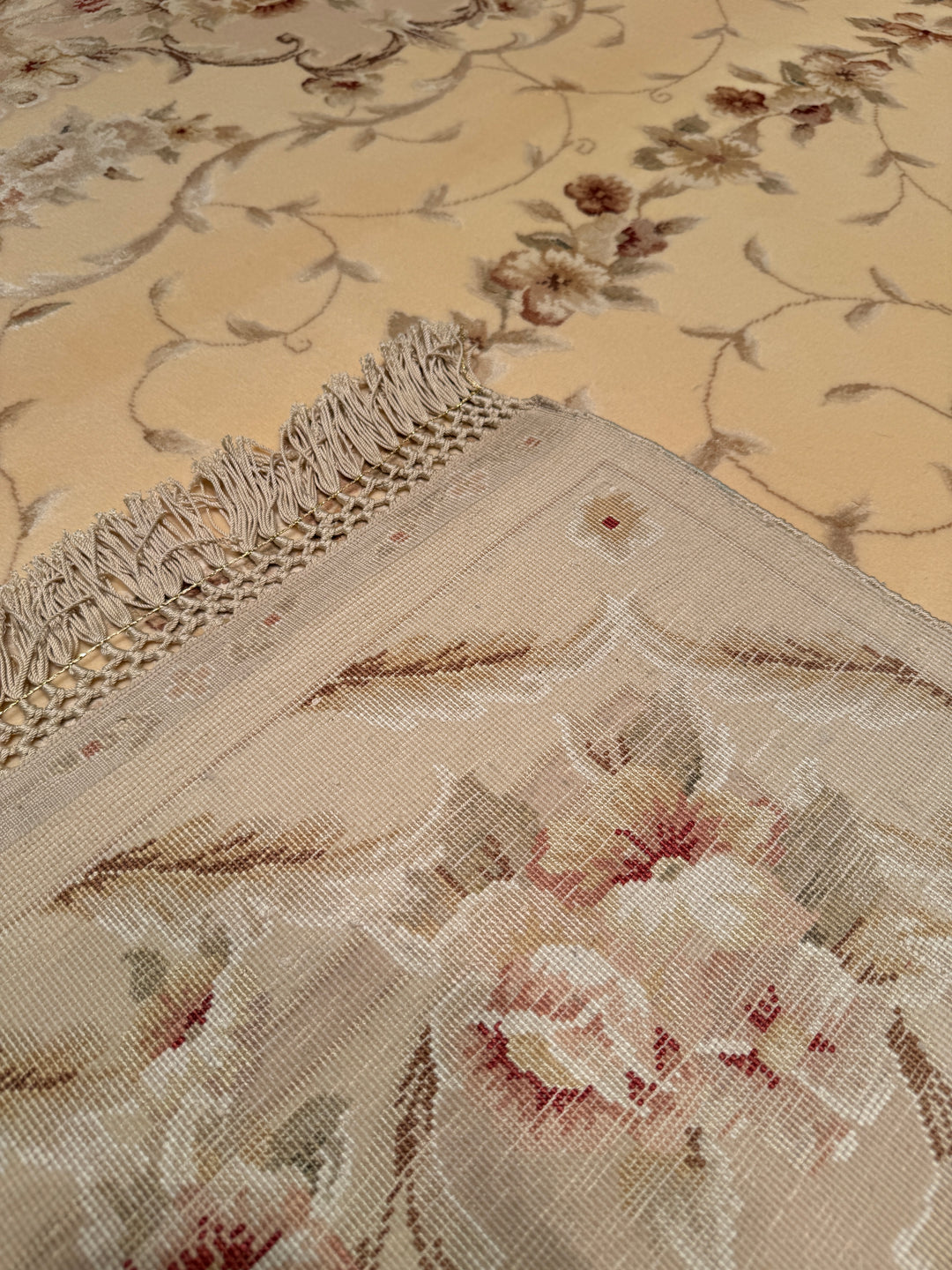 Privat Original Hand Woven Pastel Wool Silk Carpet 169x248 4.19 Square Meters - 5x8 ft