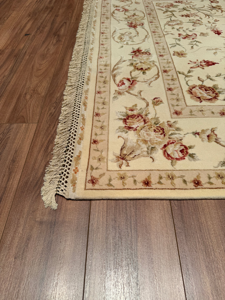 Privat Original Hand Woven Cream Wool Silk Carpet 169x250 4.23 Square Meters - 5x8 ft