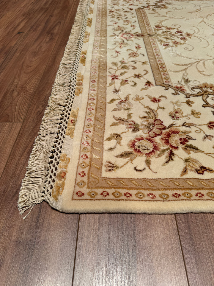 Privat Original Hand Woven Cream Wool Silk Carpet 168x247 4.15 Square Meters - 5x8 ft