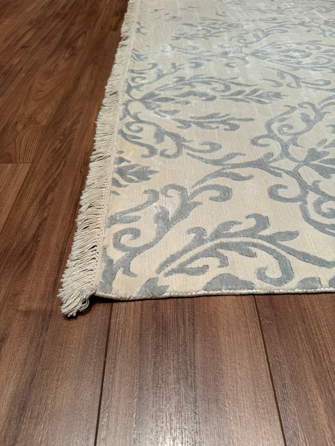 Original Hand Woven White Bamboo Carpet with Damask Pattern 169x243 4.11 Square Meters - 5x8 ft