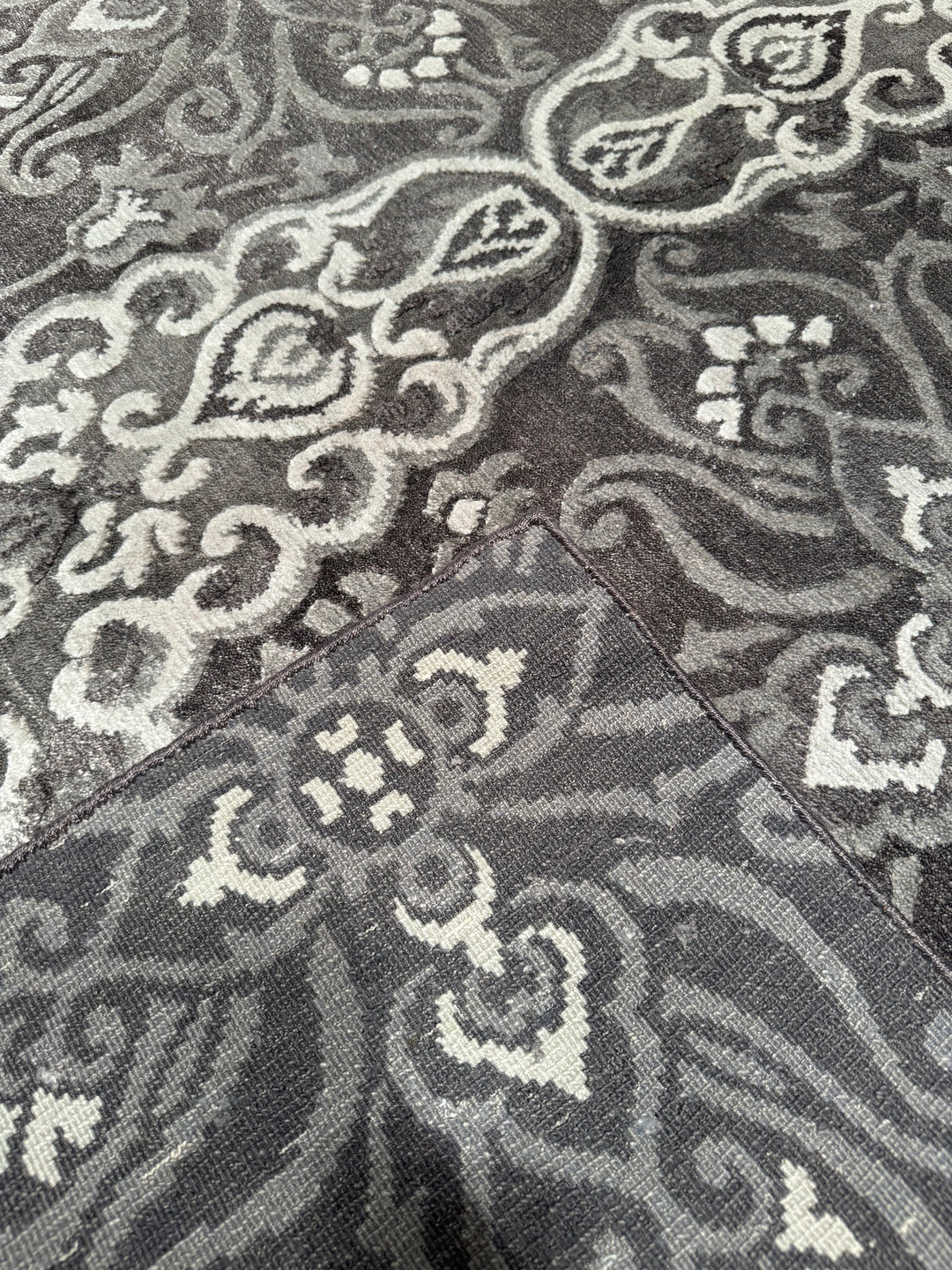 Diamond Original Hand Woven Gray Wool Bamboo Carpet 167x245 4.09 Square Meters - 5x8 ft