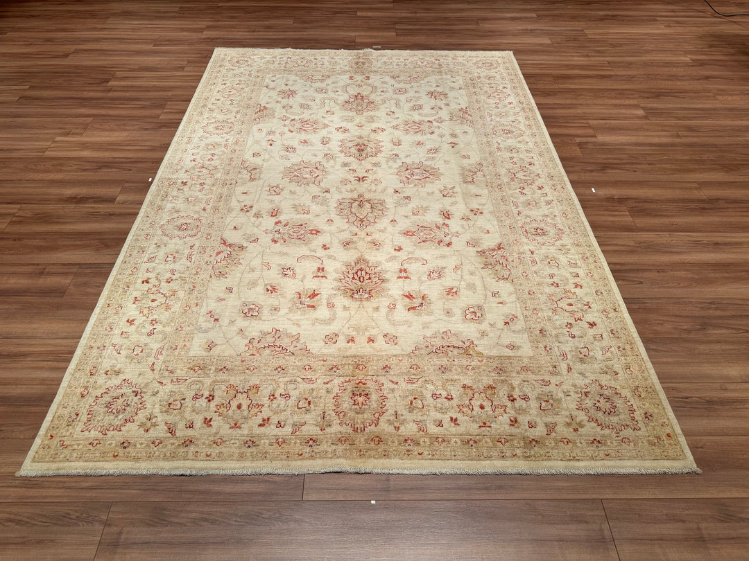 Uşak Original Hand Woven Beige Vegetable Dyed Wool Carpet 199x293 5.83 Square Meters - 7x10 ft