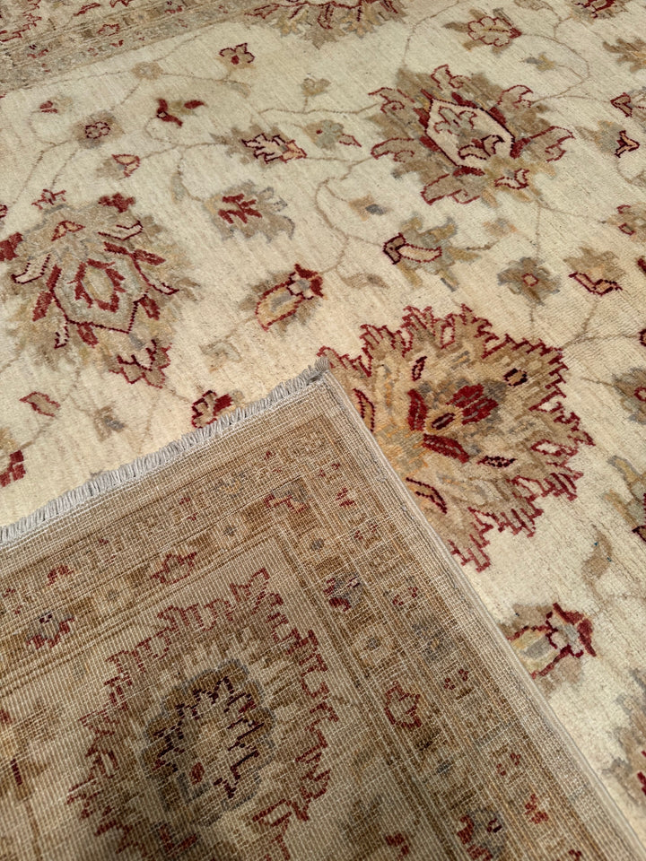 Uşak Original Hand Woven Beige Vegetable Dyed Wool Carpet 199x293 5.83 Square Meters - 7x10 ft