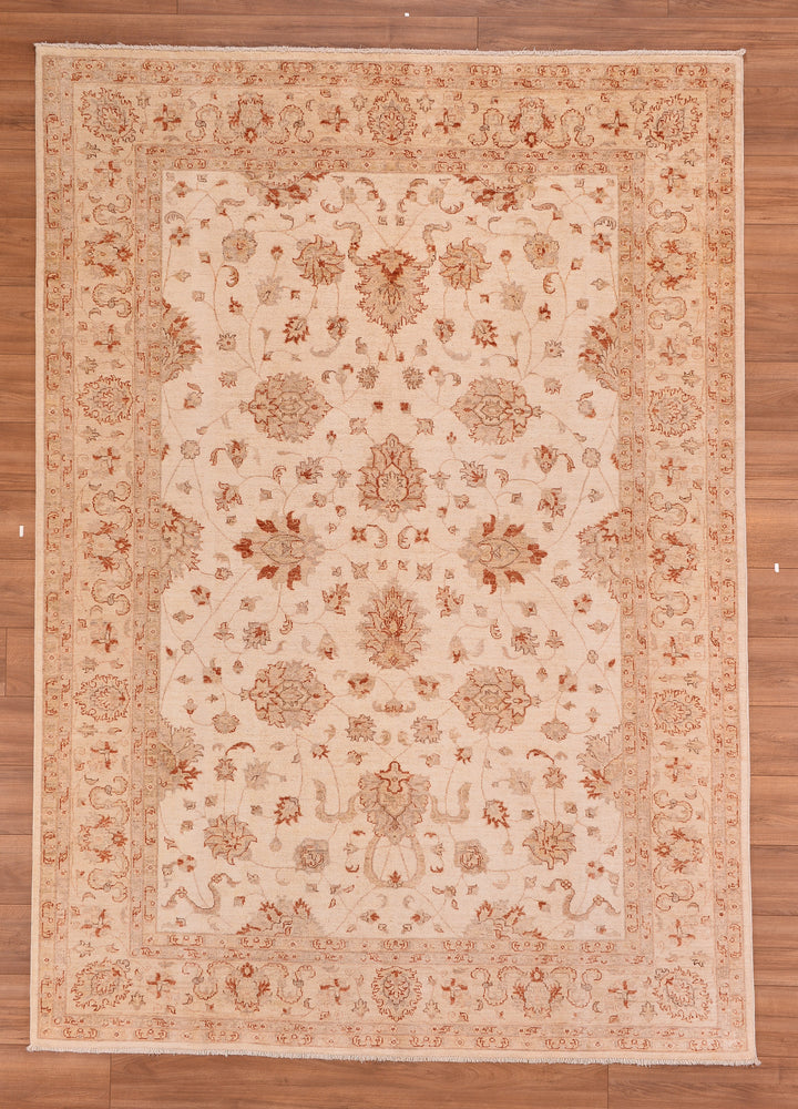 Uşak Original Hand Woven Beige Vegetable Dyed Wool Carpet 198x280 5.54 Square Meters - 7x10 ft