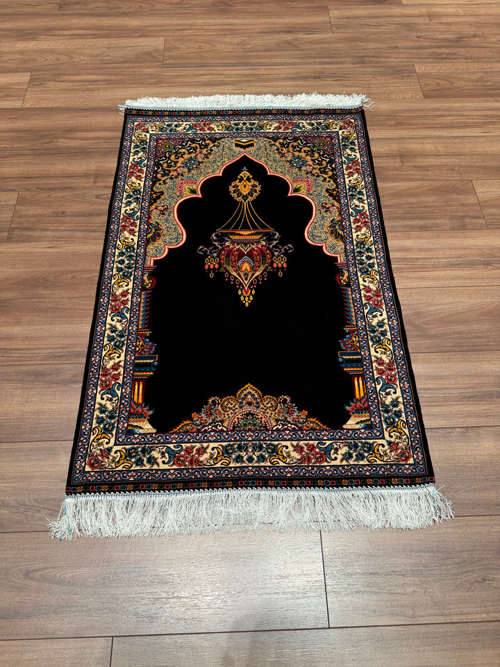 Iranian Black Prayer Rug 0.80x125 1 Square Meter - 2x4 ft