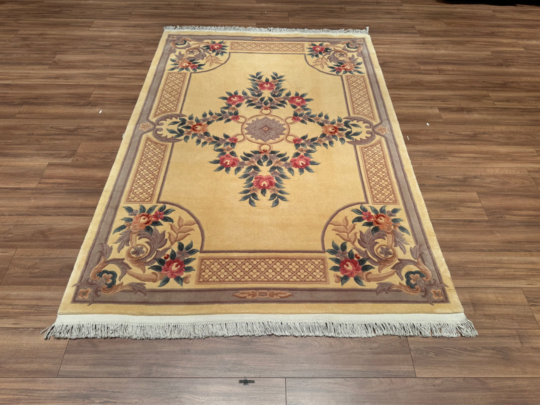 Çin Halısı Orjinal El Dokuması Bej Yün Halı 170x240 4.08 Metrekare - 5x8 ft