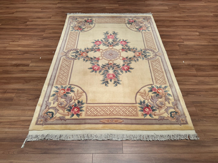 Çin Halısı Orjinal El Dokuması Bej Yün Halı 170x240 4.08 Metrekare - 5x8 ft