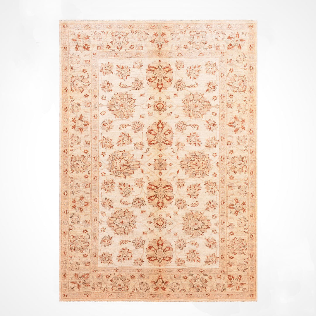 Uşak Orijinal El Dokuması Bej Kök Boya Yün Halı 123x195 2.40 Metrekare - 4x6 ft