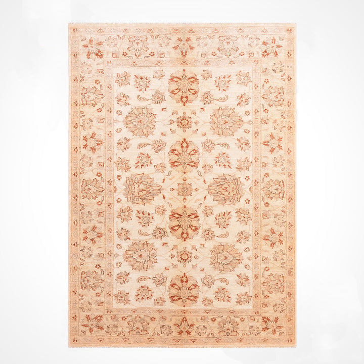 Uşak Orijinal El Dokuması Bej Kök Boya Yün Halı 123x195 2.40 Metrekare - 4x6 ft