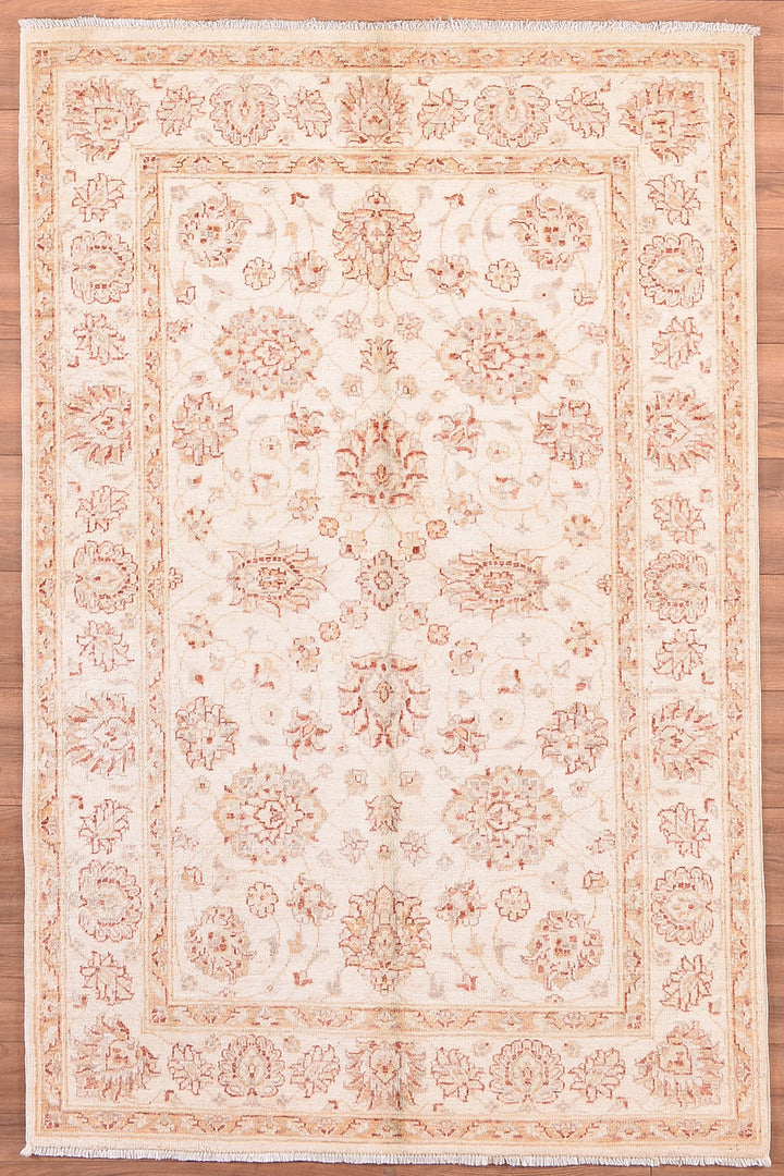 Uşak Original Hand Woven Cream Vegetable Dyed Wool Carpet 123x186 2.29 Square Meters - 4x6 ft