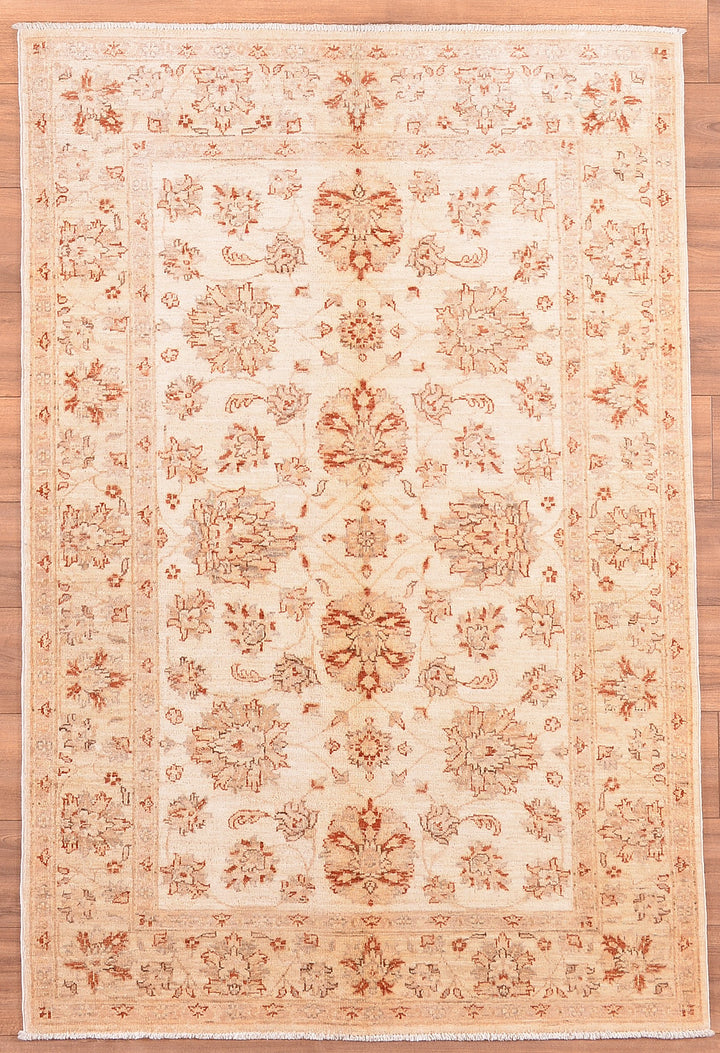 Uşak Original Hand Woven Beige Vegetable Dyed Wool Carpet 123x195 2.40 Square Meters - 4x6 ft