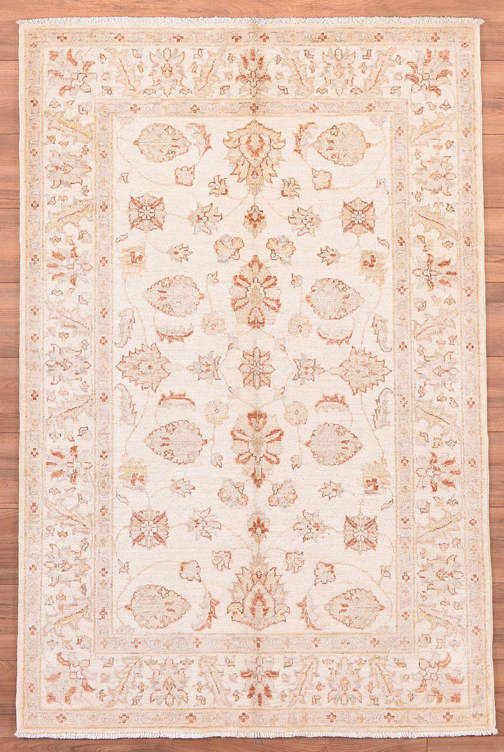 Uşak Original Hand Woven Cream Vegetable Dyed Wool Carpet 121x194 2.35 Square Meters - 4x6 ft