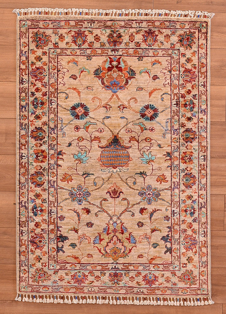 Sultani Çiçekli Orjinal El Dokuması Bej Kök Boya Yün Halı 101x147 1.48 Metrekare - 3x4 ft