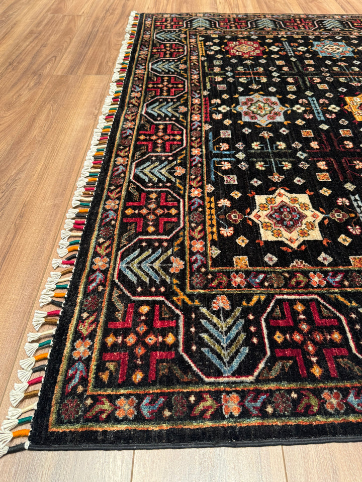 Veziri Bilcik Orijinal El Dokuması Siyah Kök Boya Yün Halı 175x249 4.36 Metrekare - 6x8 ft