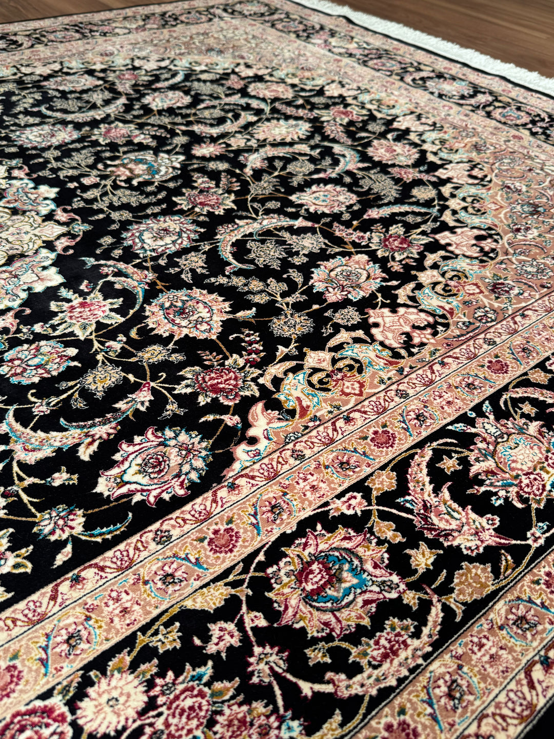 Iranian Patterned Pink Modal Silk Rug 150x225 cm (3.38 square meters) - 5x7 ft