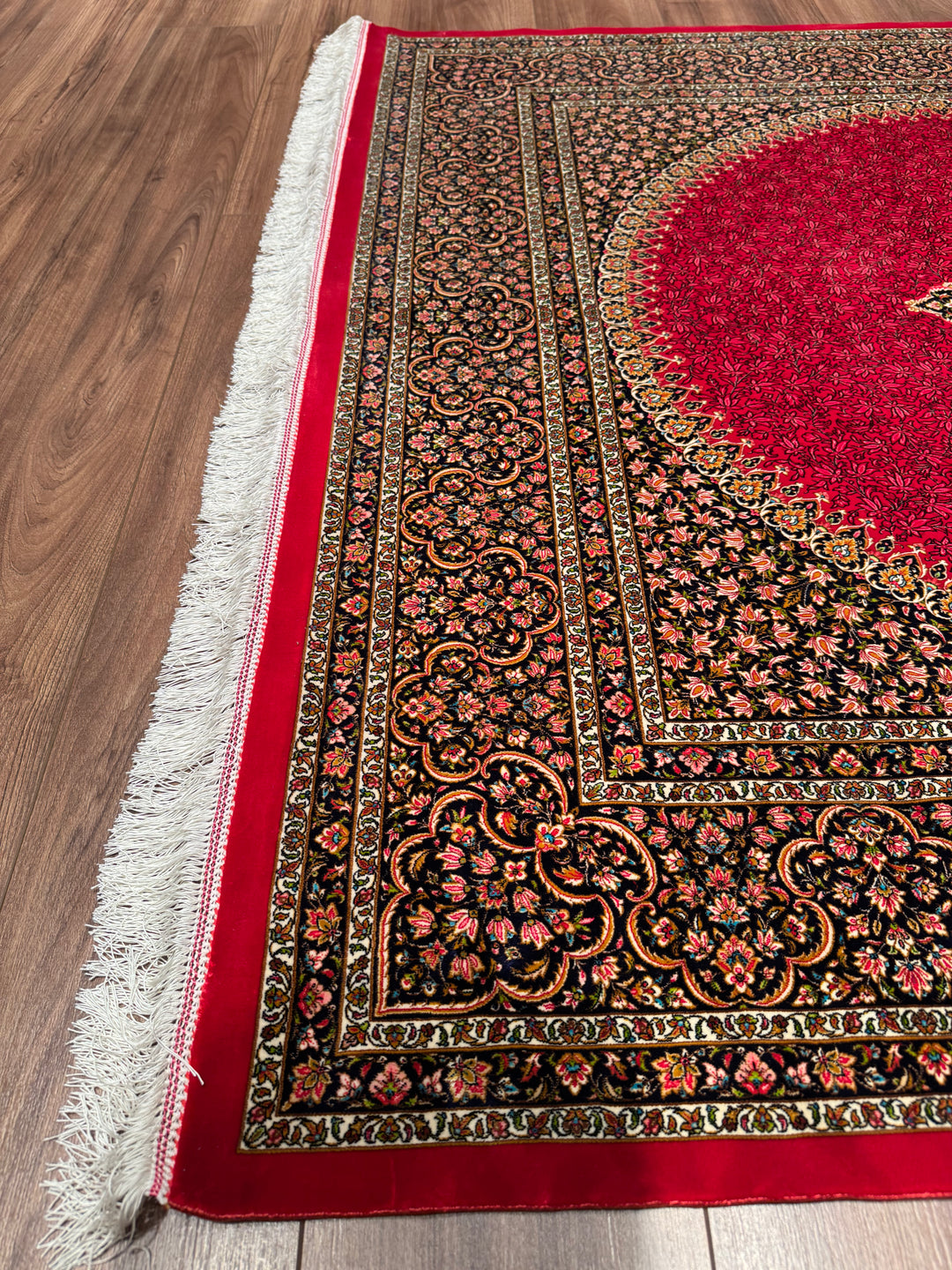 Iranian Medallion Red Modal Silk Rug 150x225 cm (3.38 square meters) - 5x7 ft