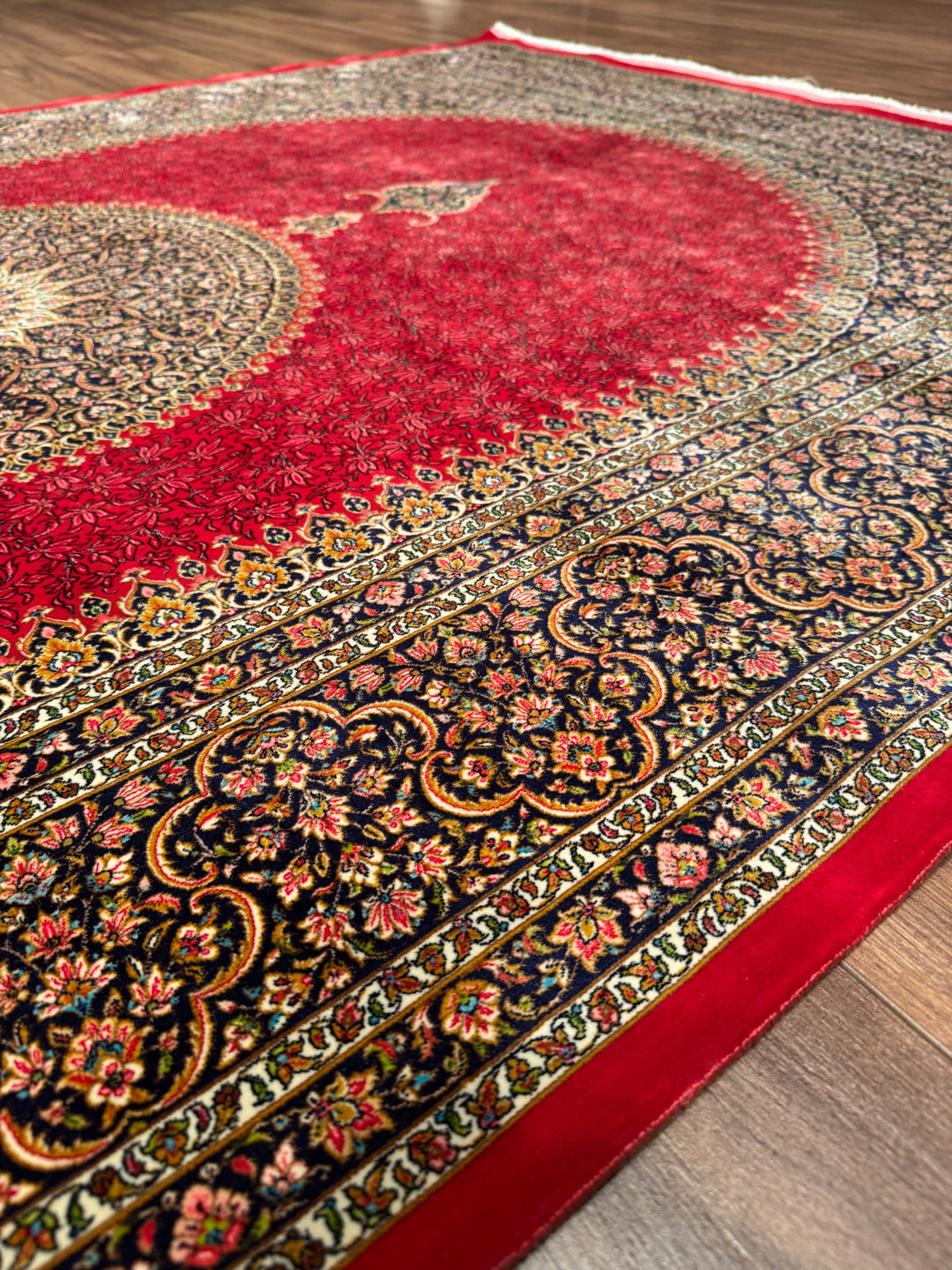 Iranian Medallion Red Modal Silk Rug 150x225 cm (3.38 square meters) - 5x7 ft