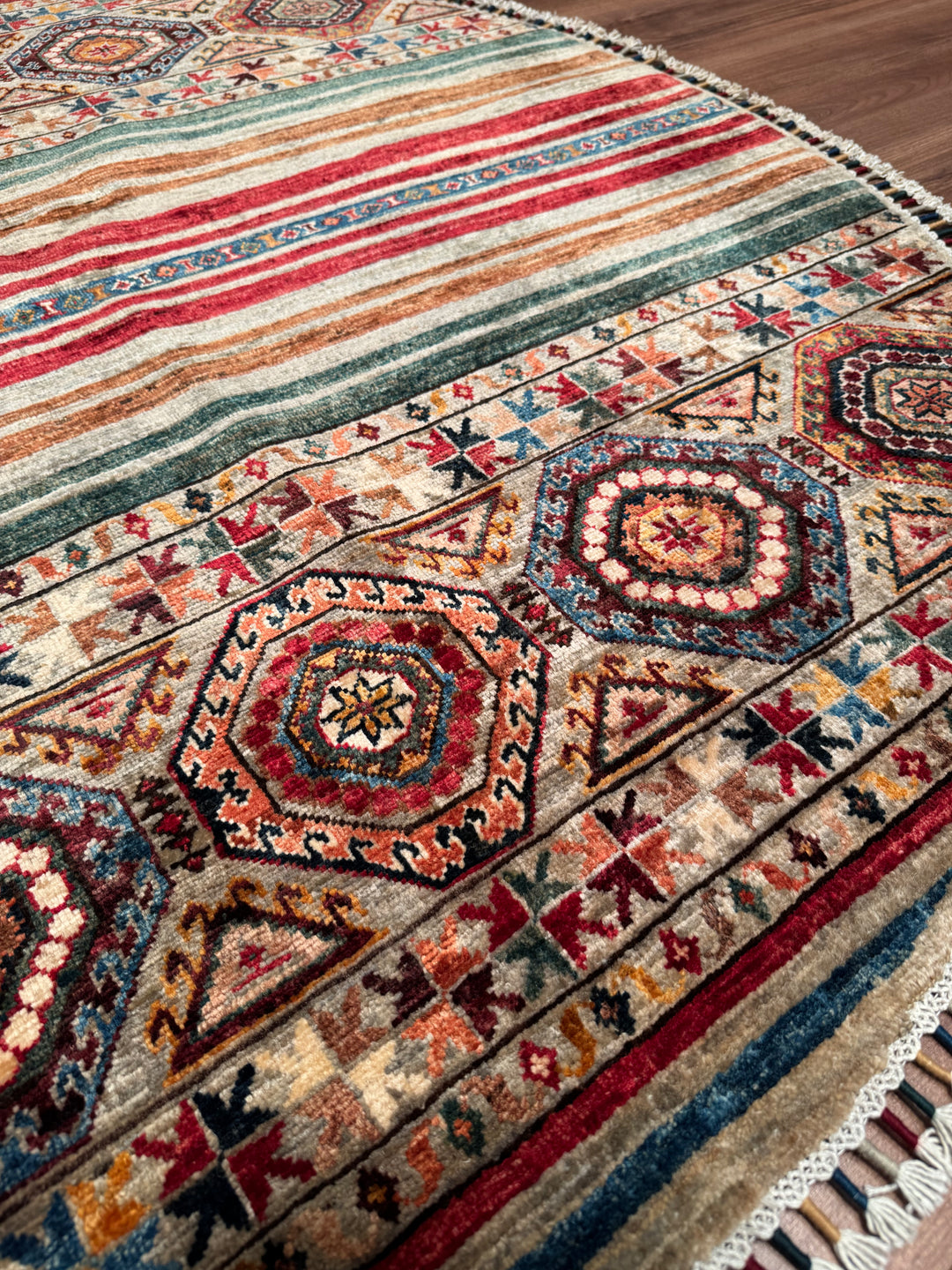 Khorjin Yuvarlak Orijinal El Dokuması Multi Kök Boya Yün Halı 141x144 2.03 Metrekare - 5x5 ft