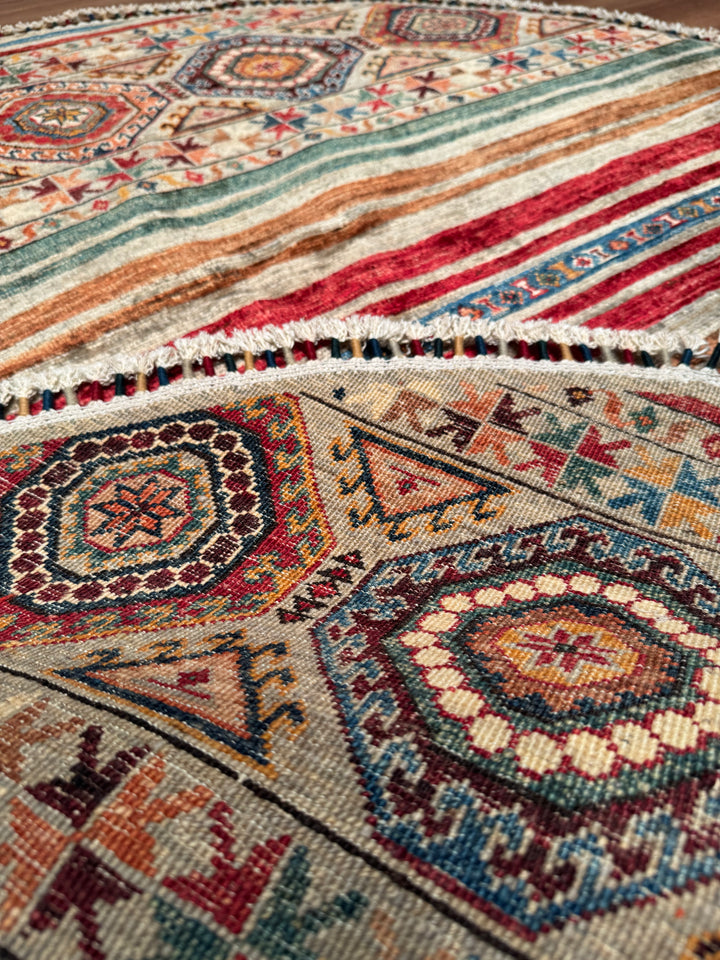 Khorjin Yuvarlak Orijinal El Dokuması Multi Kök Boya Yün Halı 141x144 2.03 Metrekare - 5x5 ft