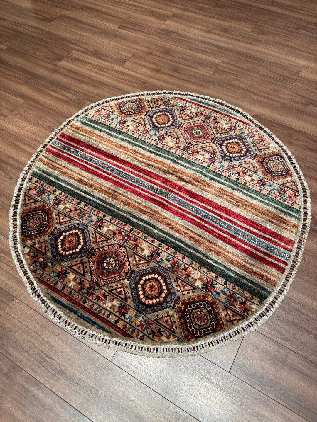 Khorjin Yuvarlak Orijinal El Dokuması Multi Kök Boya Yün Halı 141x144 2.03 Metrekare - 5x5 ft