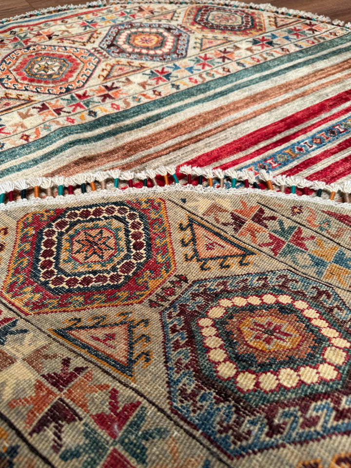 Khorjin Yuvarlak Orijinal El Dokuması Multi Kök Boya Yün Halı 140x144 2.01 Metrekare - 5x5 ft