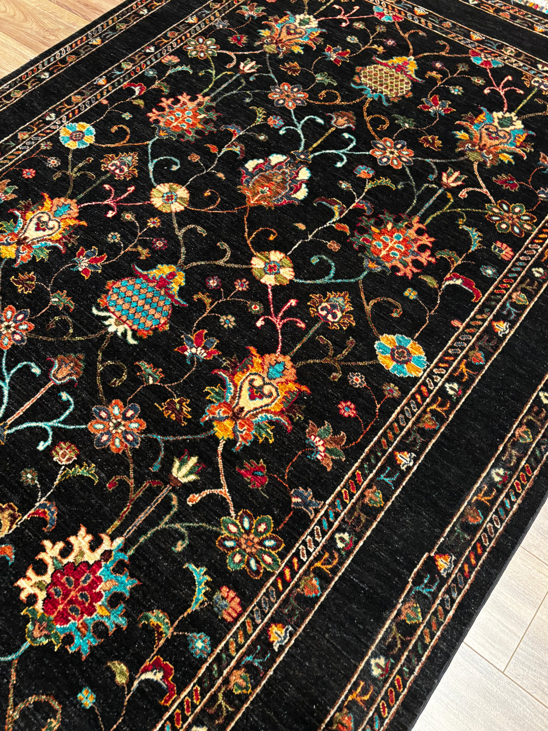 Sultani Binbirgece Orijinal El Dokuması Siyah Kök Boya Yün Halı 172x247 4.25 Metrekare - 6x8 ft