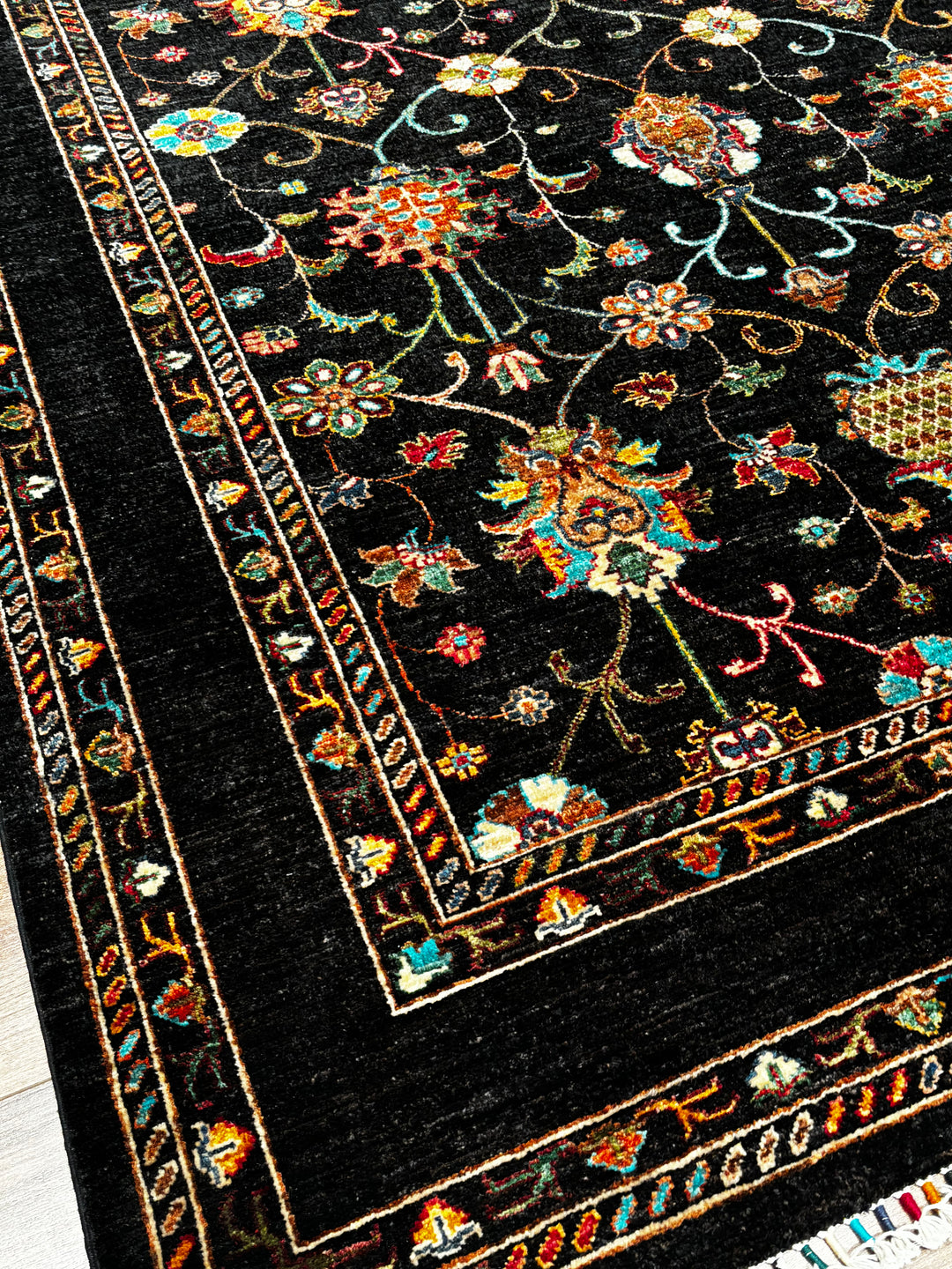 Sultani Binbirgece Orijinal El Dokuması Siyah Kök Boya Yün Halı 172x247 4.25 Metrekare - 6x8 ft