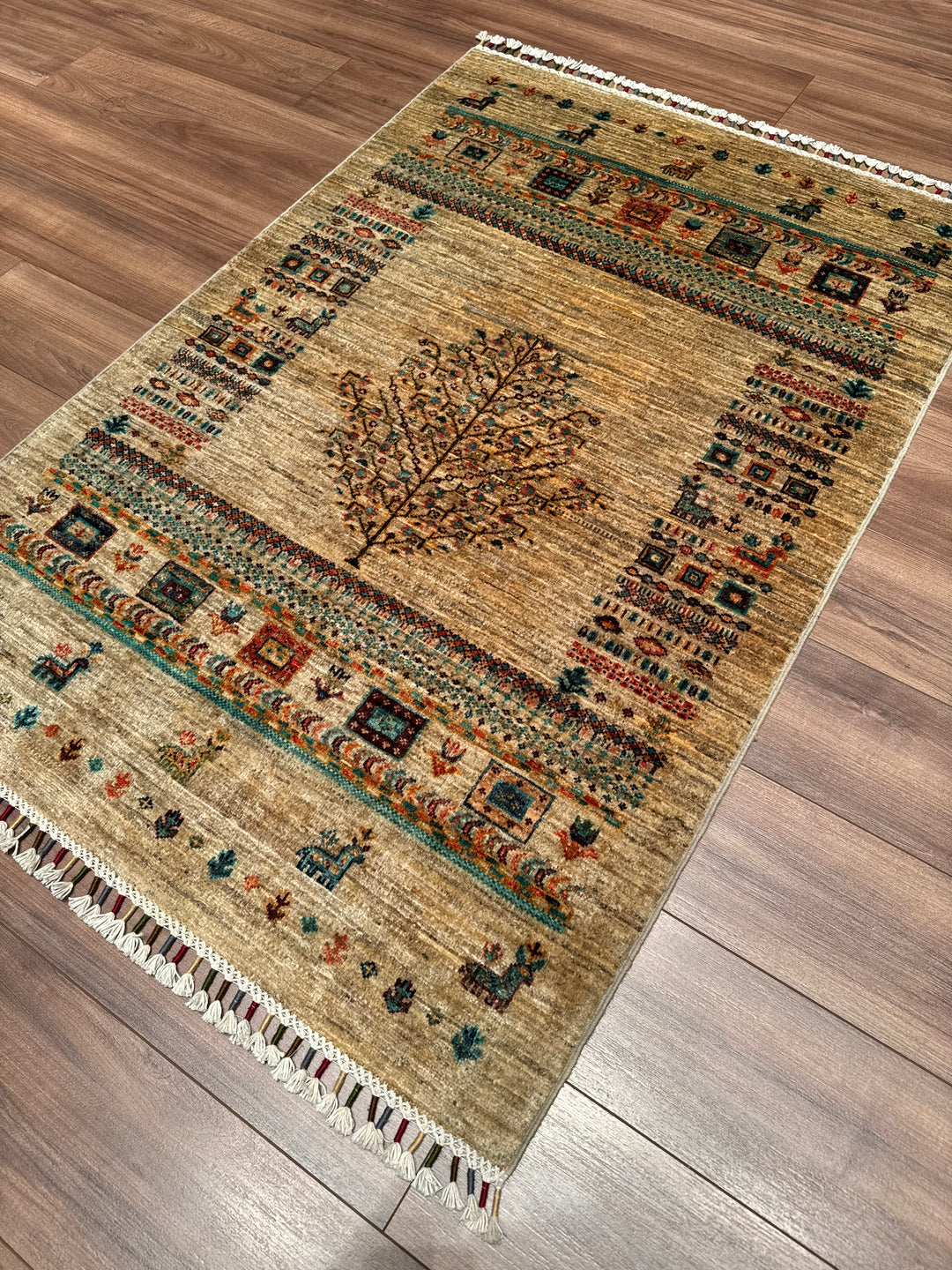 Khorjin Hayat Ağacı Orijinal El Dokuması Bej Kök Boya Yün Halı 105x156 1.64 Metrekare - 3x5 ft