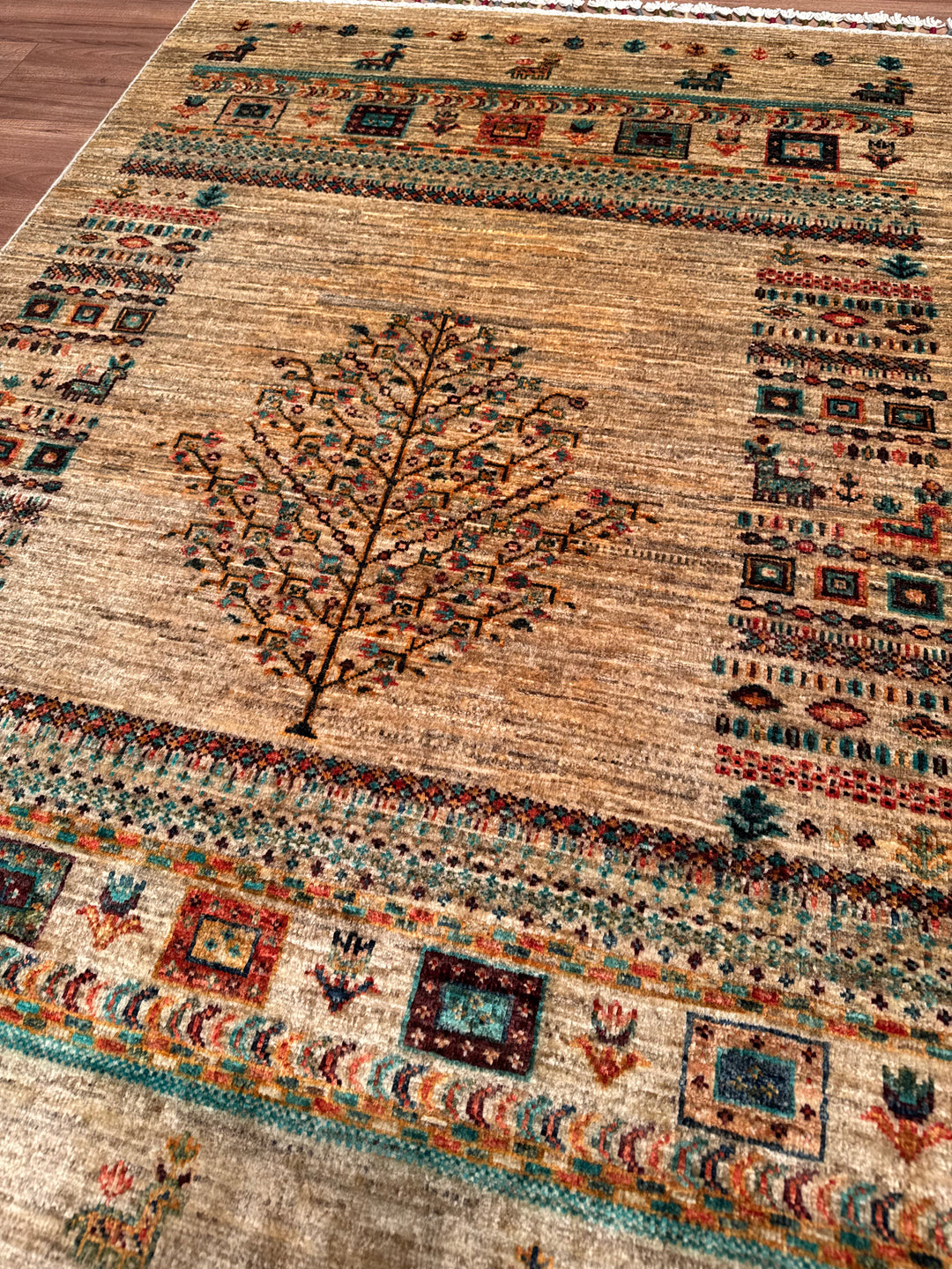 Khorjin Hayat Ağacı Orijinal El Dokuması Bej Kök Boya Yün Halı 105x156 1.64 Metrekare - 3x5 ft