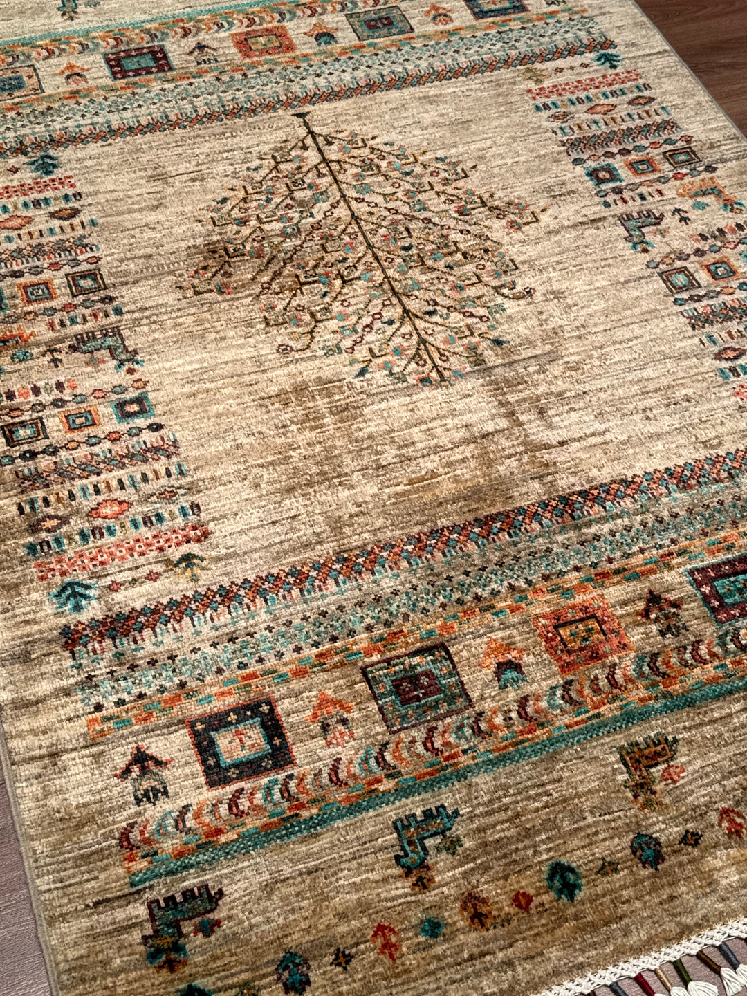 Khorjin Hayat Ağacı Orijinal El Dokuması Bej Kök Boya Yün Halı 105x156 1.64 Metrekare - 3x5 ft