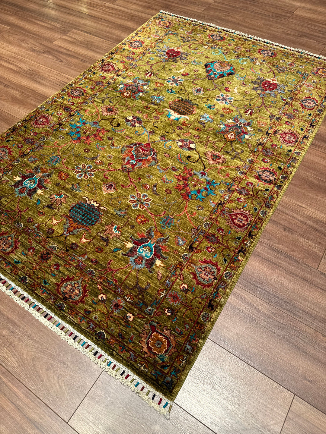 سجادة سلطاني زهرية أصلية منسوجة يدويًا من الصوف الرمادي المصبوغ بصبغة الجذور، 124 × 181، 2.24 متر مربع - 3 × 5 قدم 