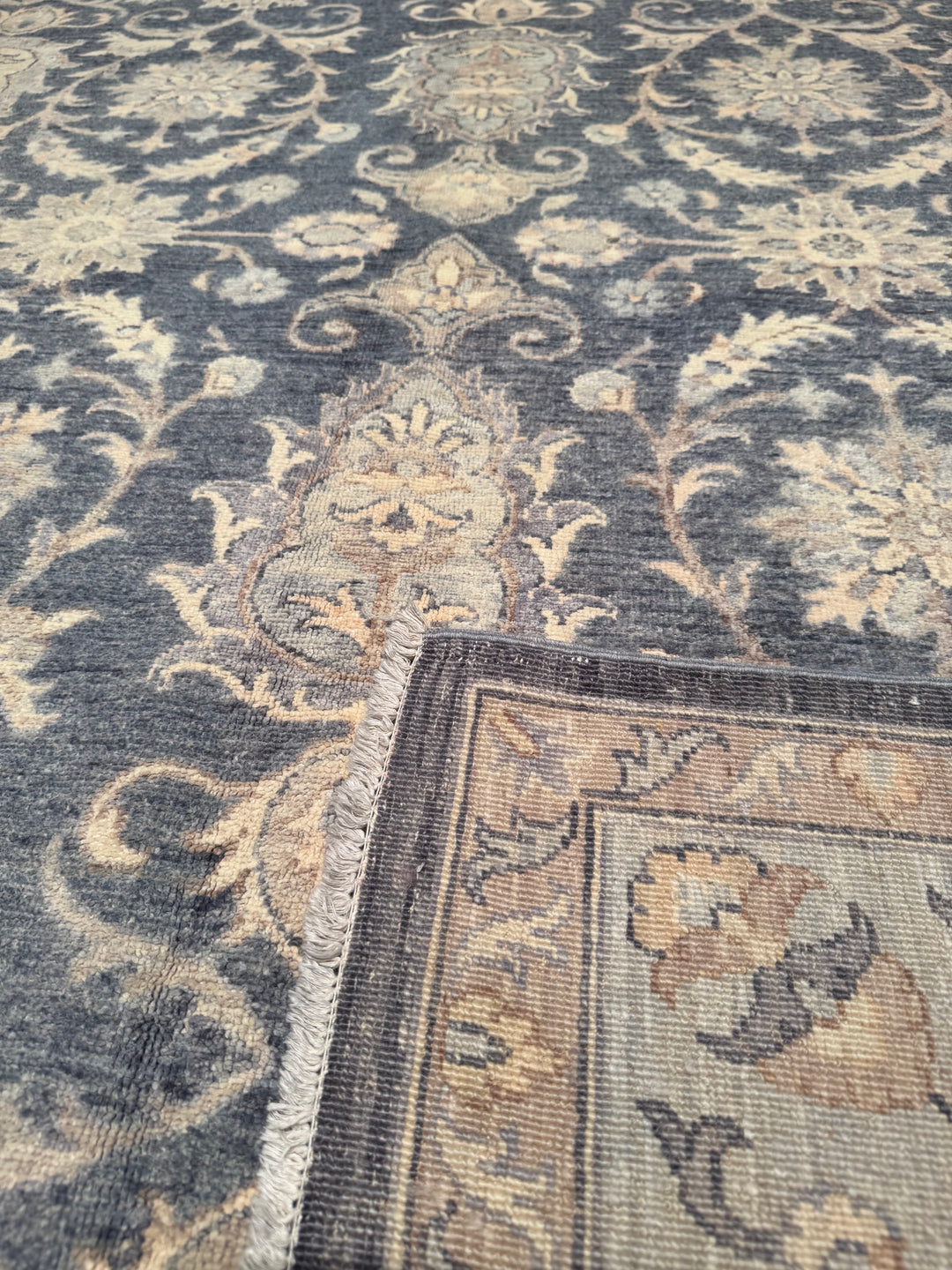 Uşak Original Hand Woven Gray Cream Vegetable Dyed Wool Carpet 239x321 7.67 Square Meters - 8x10 ft