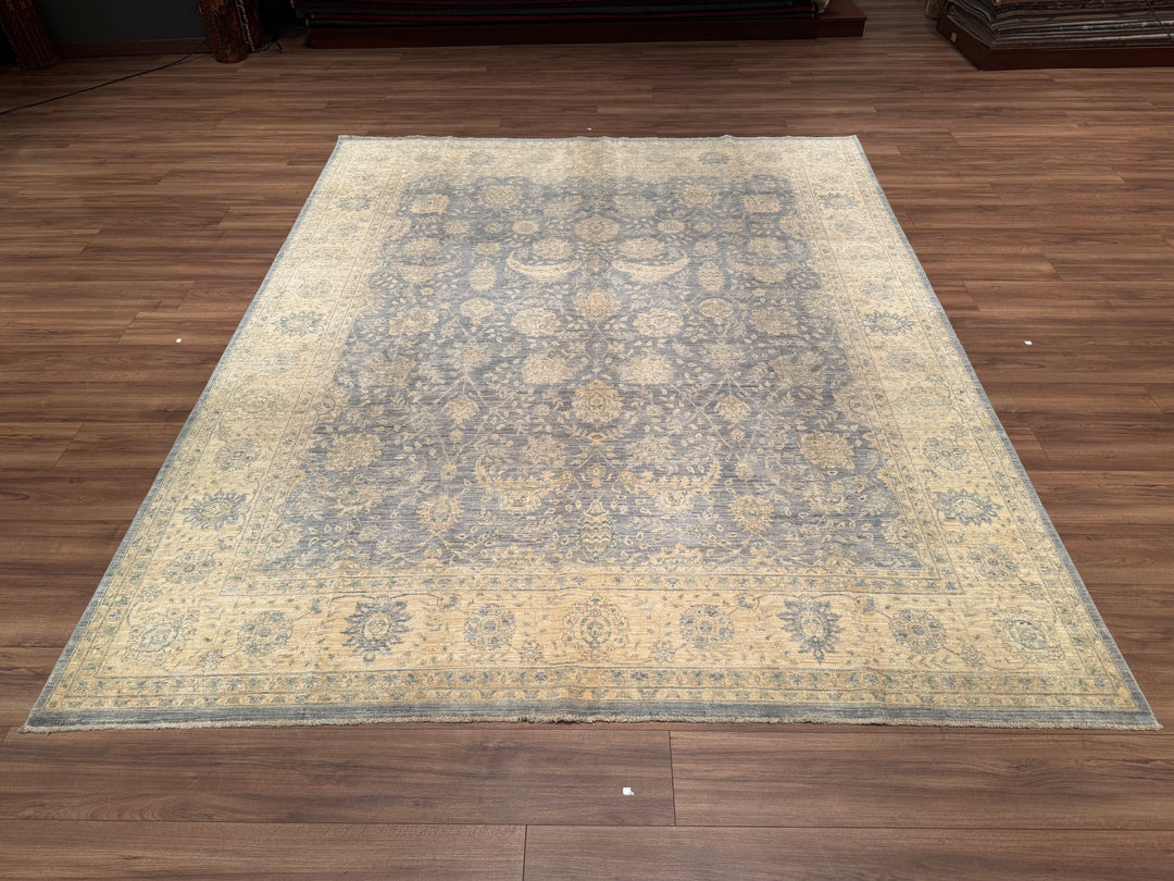 Uşak Original Hand Woven Gray Cream Vegetable Dyed Wool Carpet 237x294 6.97 Square Meters - 8x10 ft