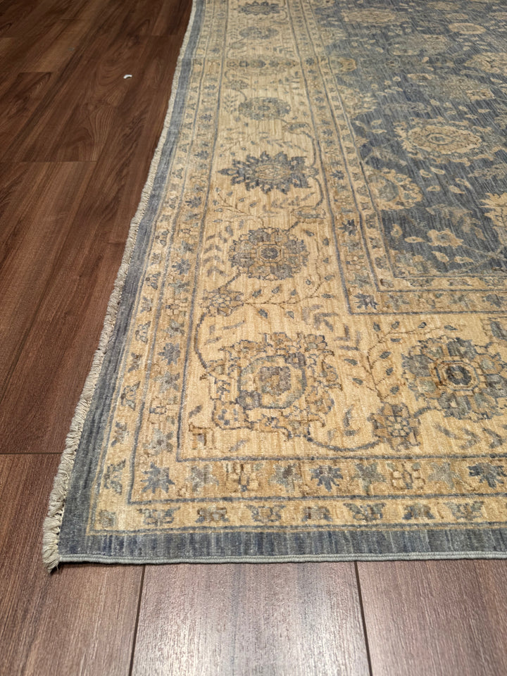 Uşak Original Hand Woven Gray Cream Vegetable Dyed Wool Carpet 237x294 6.97 Square Meters - 8x10 ft